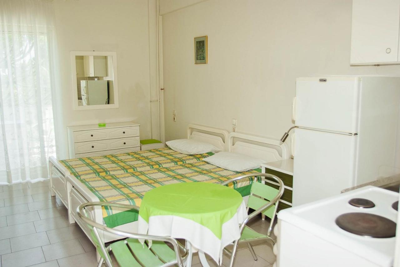Ronzi Apartments Kamena Vourla Exteriér fotografie