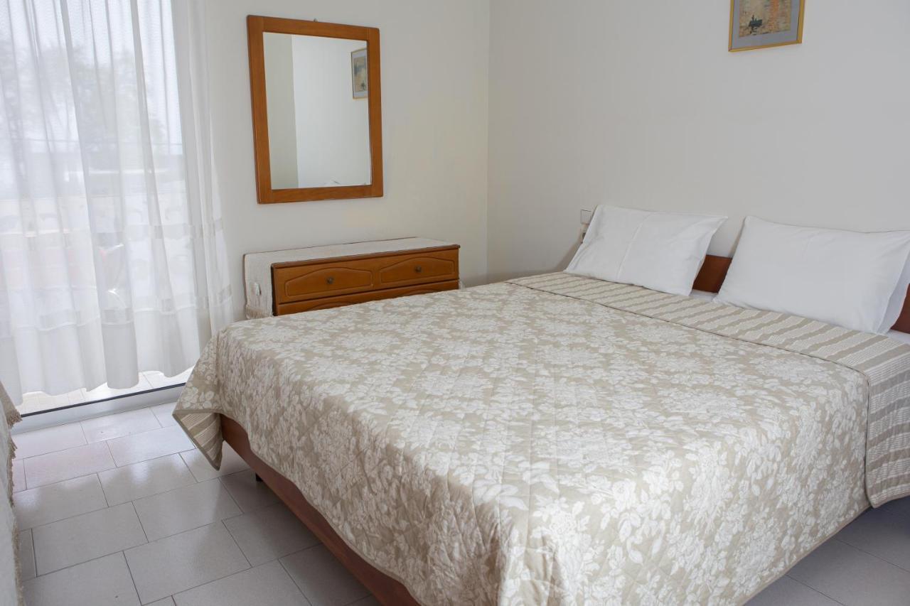 Ronzi Apartments Kamena Vourla Exteriér fotografie